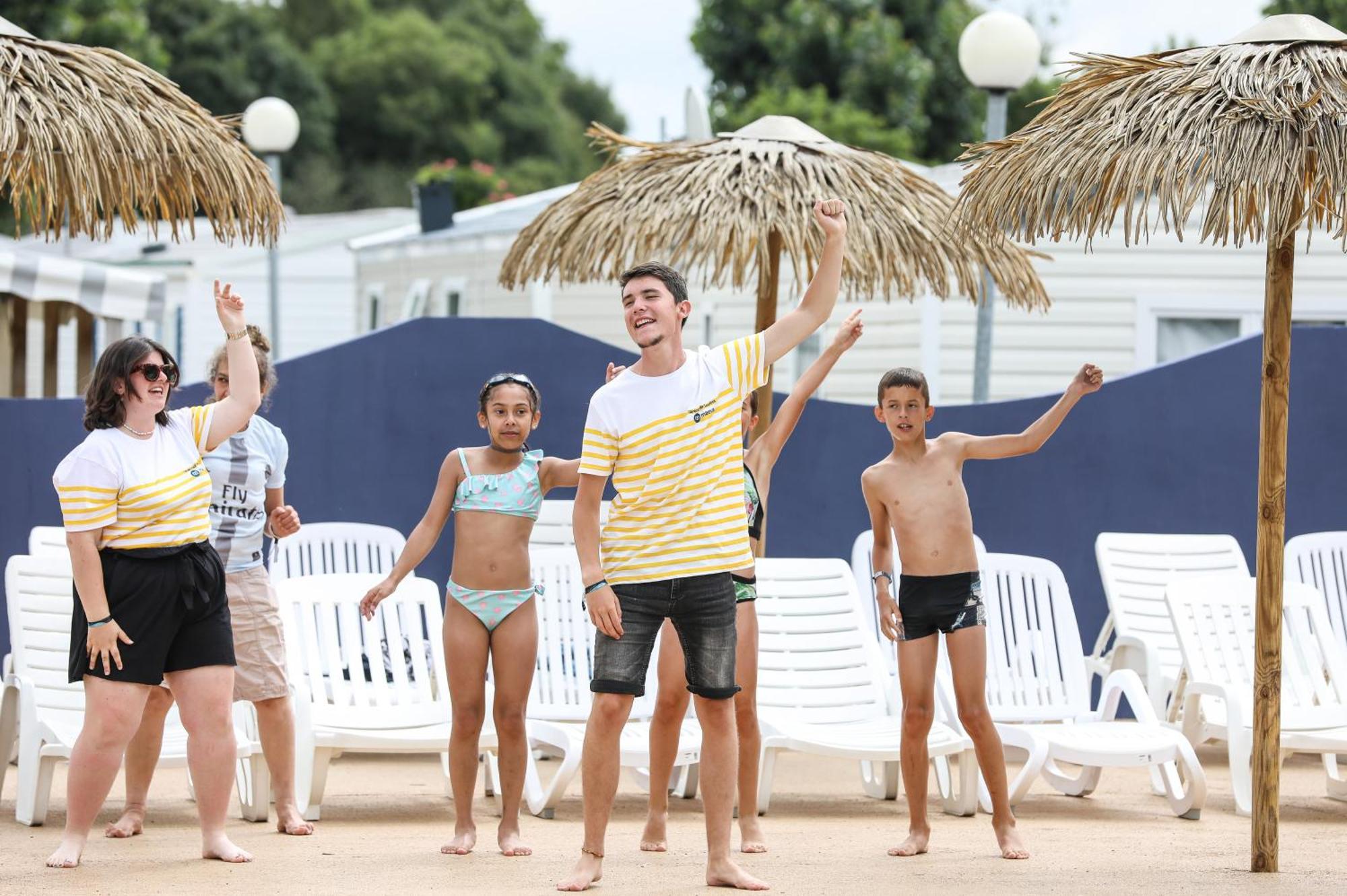 Готель Camping Maeva Club L'Atlantique Angles  Екстер'єр фото
